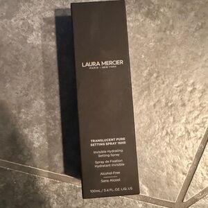 Laura Mercier Translucent Pure Setting Spray 16HR